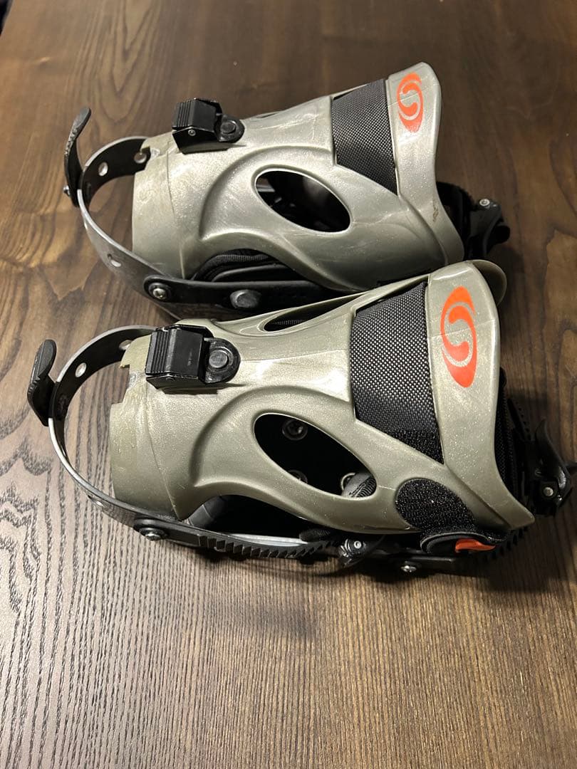 サロモン　スノーボードビンディング