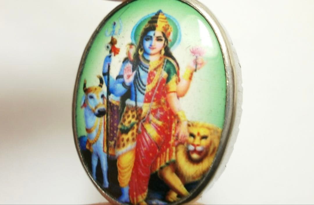 シヴァ神 オーム ペンダント アルダナリシュワラ ＜シヴァ神と藤井風＞