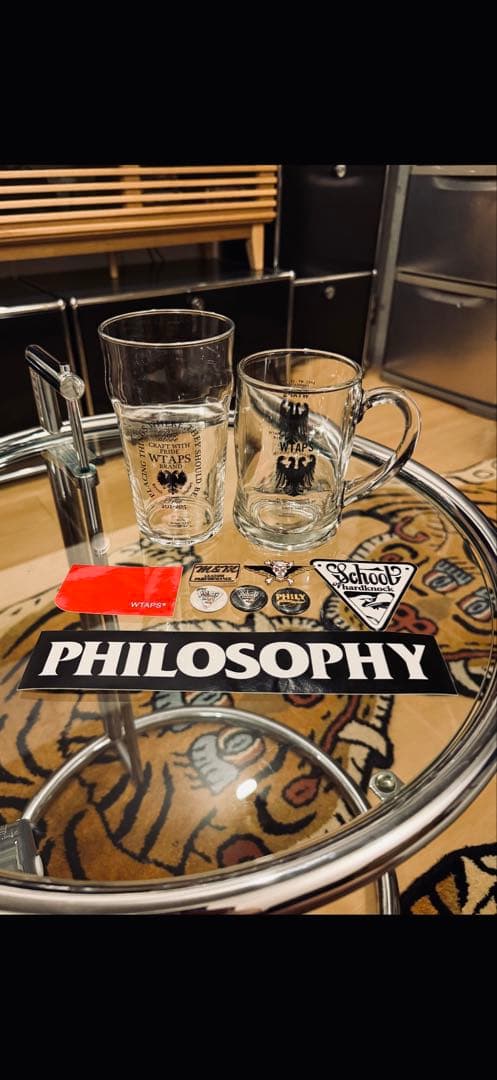 黒*ン様 OLD WTAPS グラス2個セット 『おまけ』ステッカー　ピンバッジ