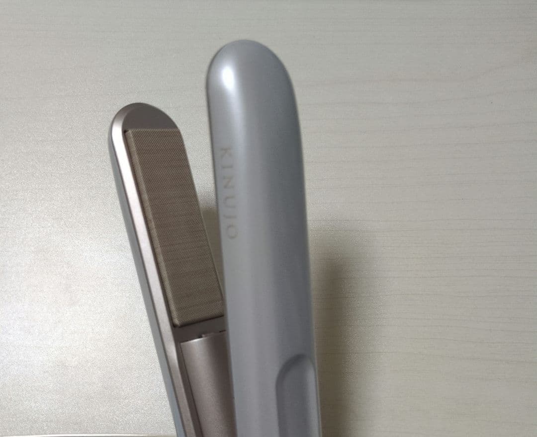 KINUIJO 絹女 ストレート ヘアアイロン ホワイト