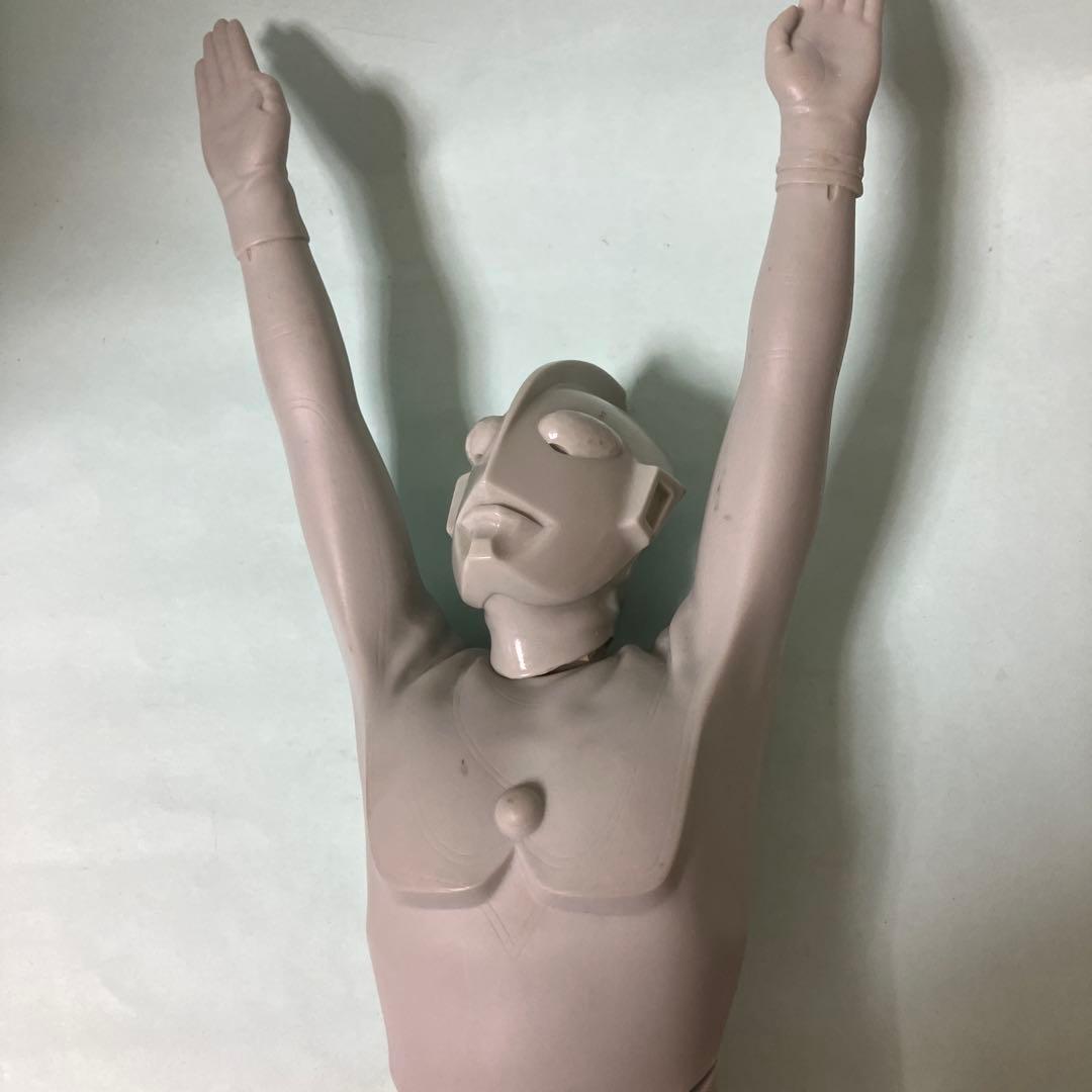 帰ってきたウルトラマン フィギュア飛行ポーズ