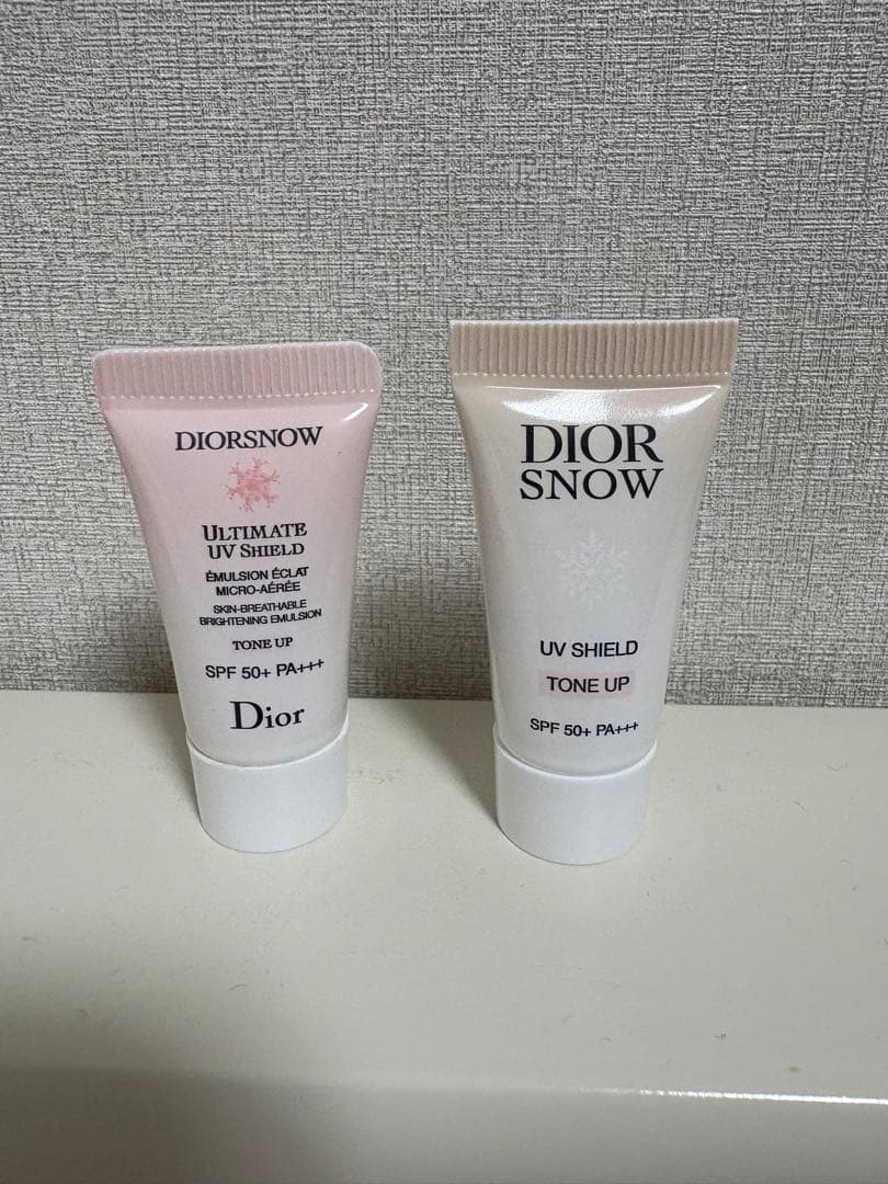 Diorプレステージ ホワイト ル プロテクター UV ルミエール シアーグロー