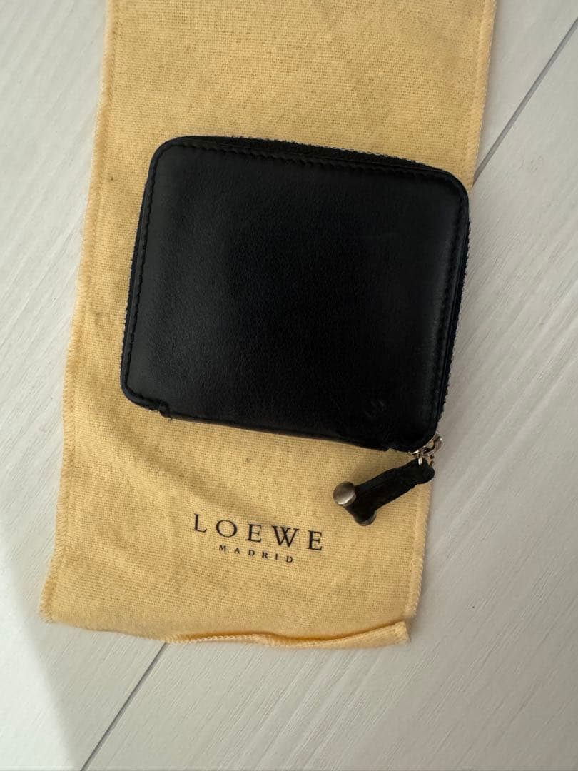 LOEWE ブラックレザーケース