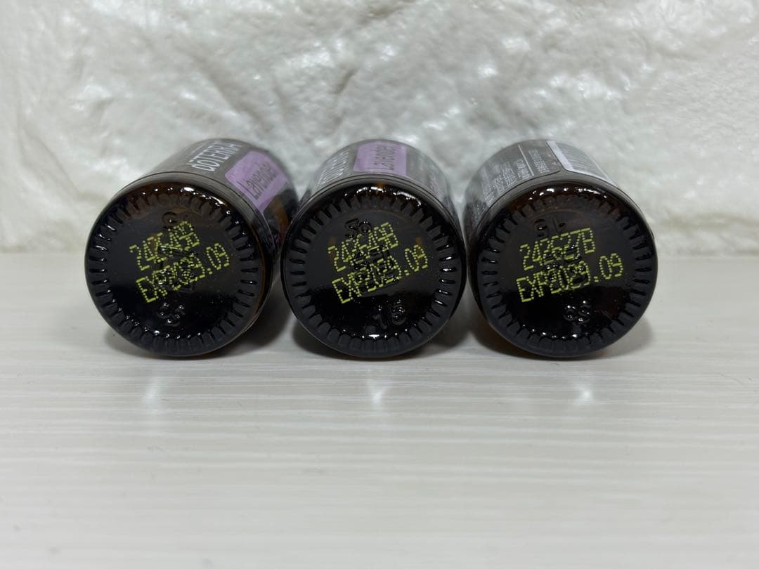 doTERRA ドテラ　正規品　ラベンダー15 ml ２本＆レモン15ml