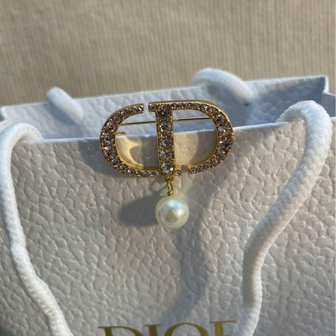 ディオール　ブローチ