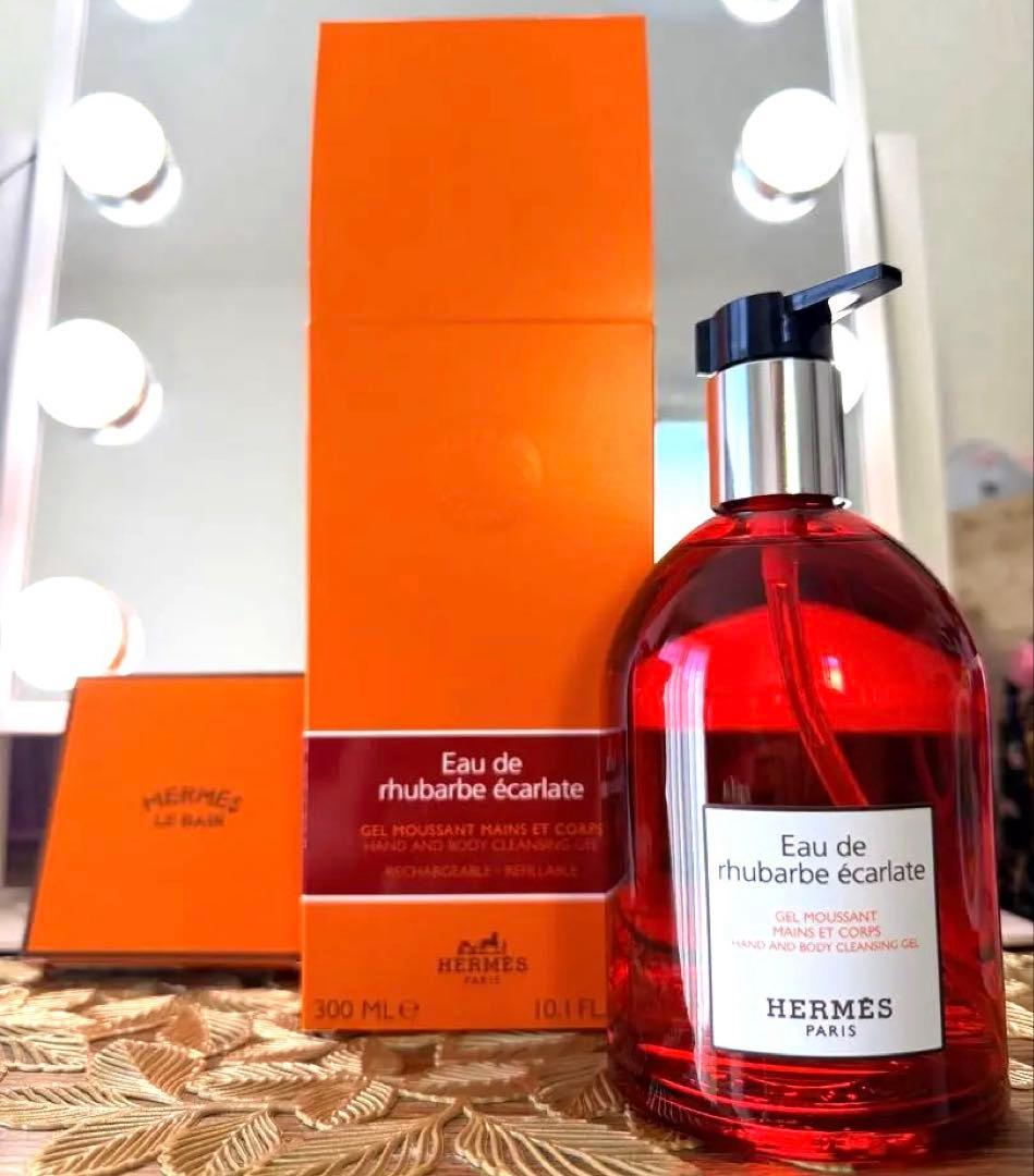 ハンド＆ボディ クレンジングジェル 《オー ドゥ ルバーブ エカルラット》