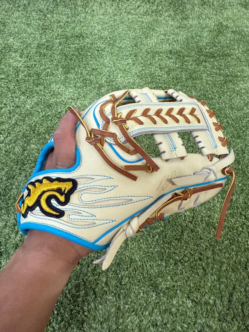 ✨超貴重モデル✨ ✨Ryu 軟式グローブ✨　内野手用