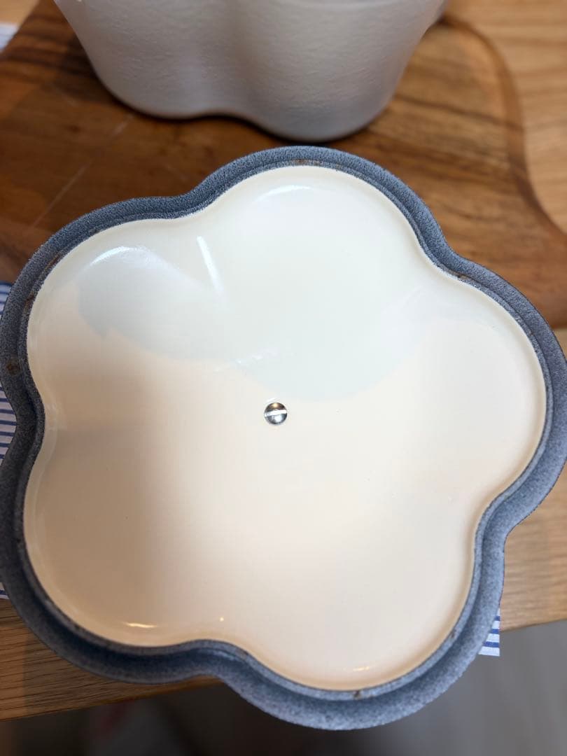 Le Creuset ルクルーゼ　ココット・フルール ホワイト　白　20