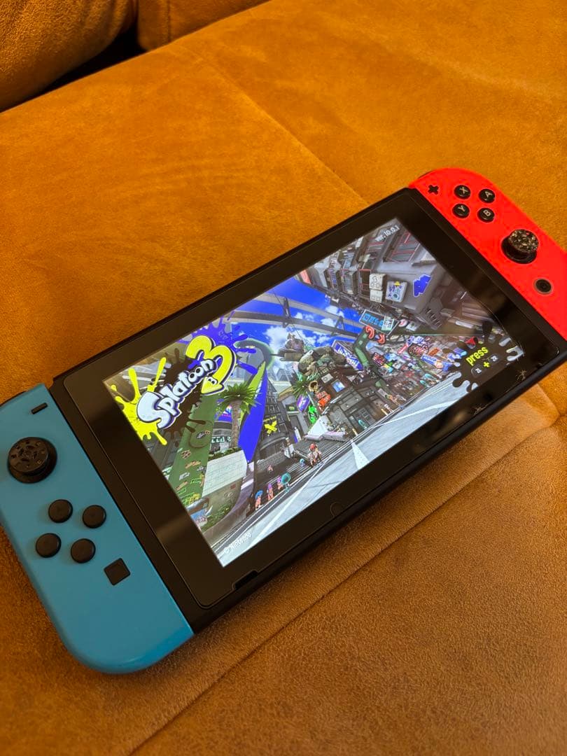 バ*ン様 【訳あり】Nintendo Switch 本体とワイヤレスコントローラ