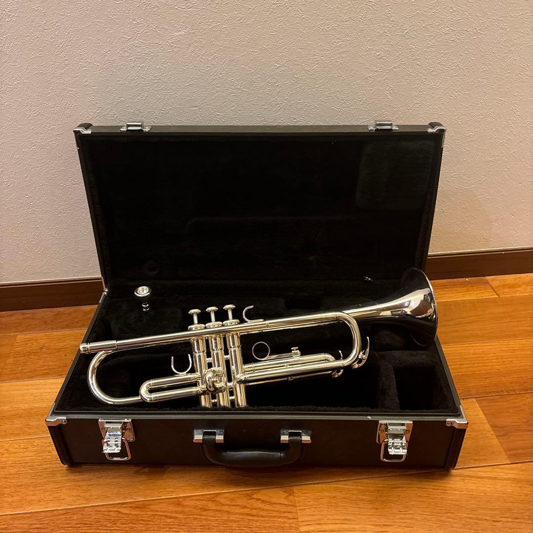 トランペットとケース、クリーニング用品付き　YAMAHA YTR-2330S