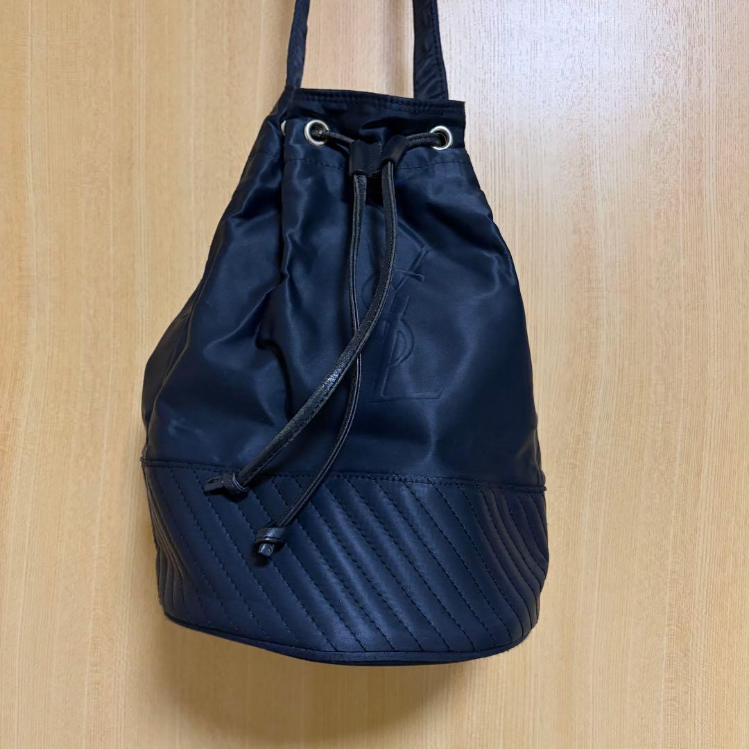 Yves Saint Laurent ショルダーバック 巾着型