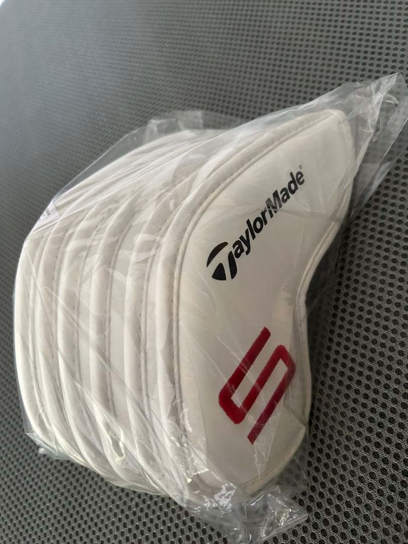 TaylorMade アイアン用ヘッドカバー P700 シリーズ　新品未使用