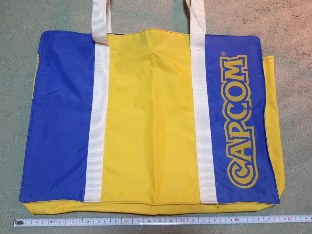 CAPCOM　青黄色のデザイントートバッグ　...mr