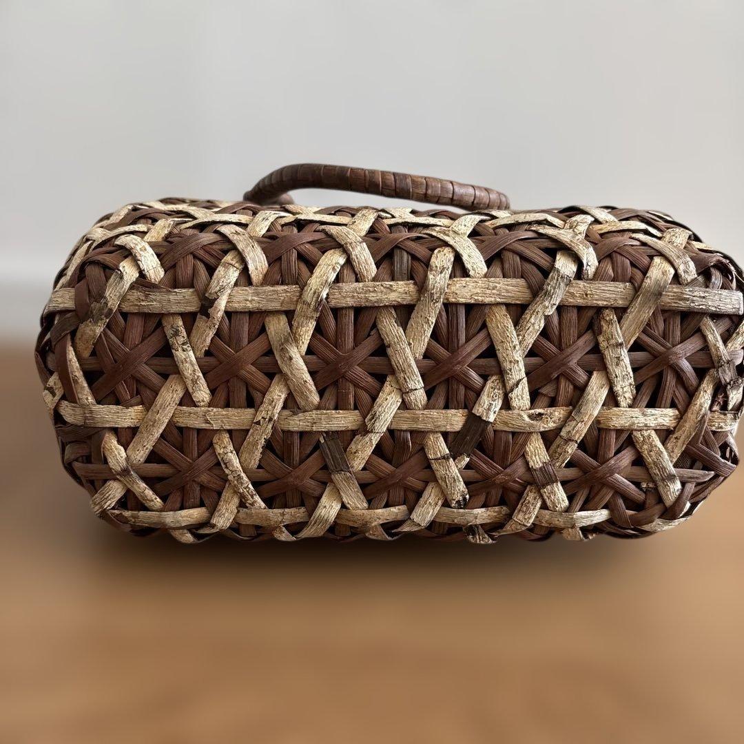 山葡萄カゴバッグ　丁寧な手仕事　柿渋染め中布巾着付き　菊花紋　籠目