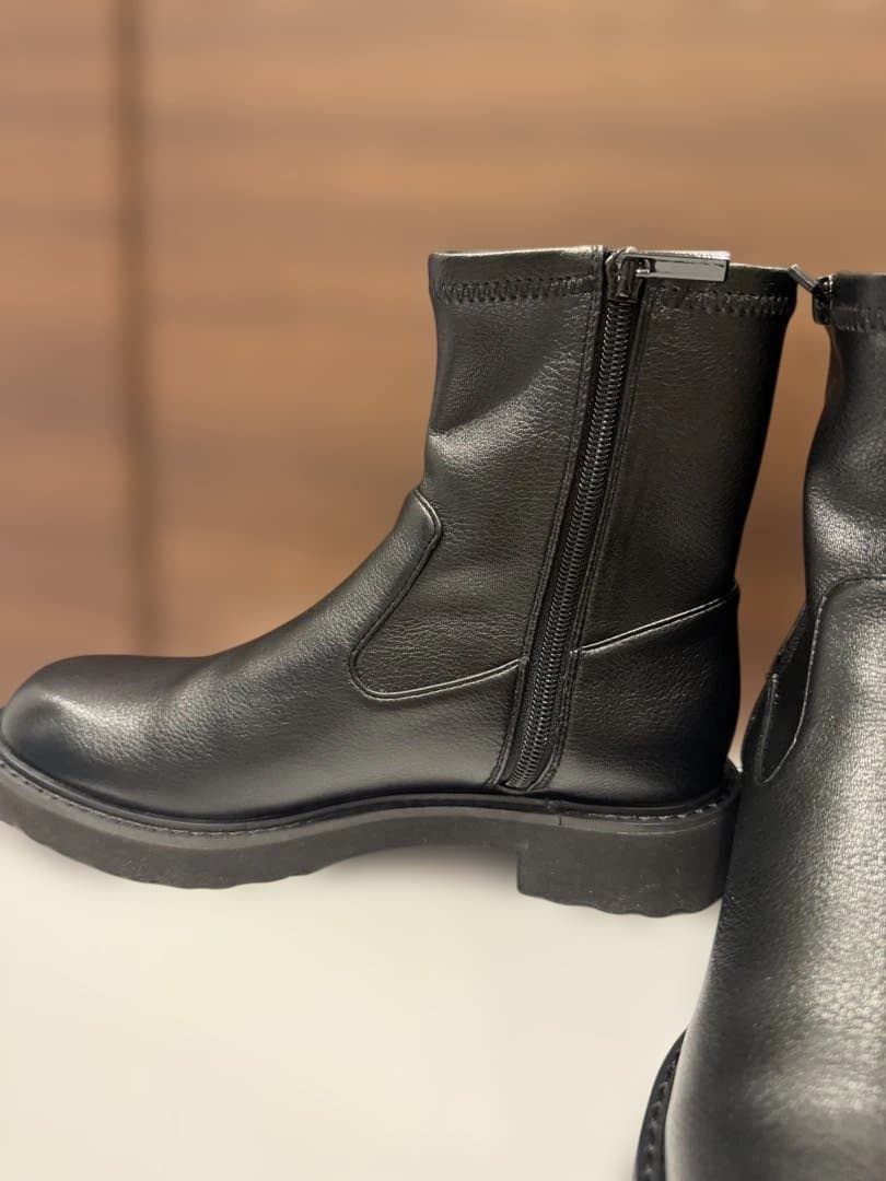 ❤︎ルタロン❤︎ 3.5cmトラックソールフィットショートブーツ　Ｍ