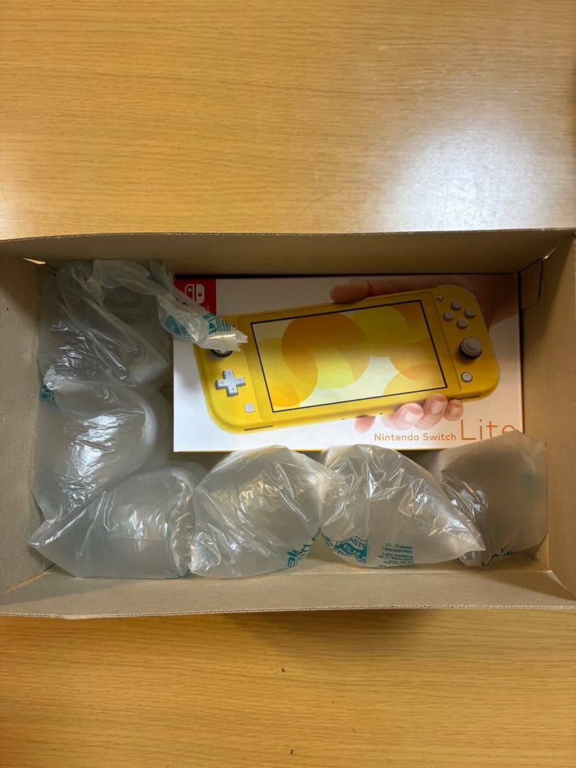 未開封　Nintendo Switch Lite イエロー