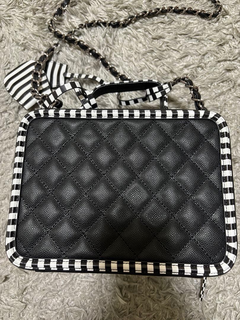 モノトーン　バニティ　ショルダー　ノベルティ