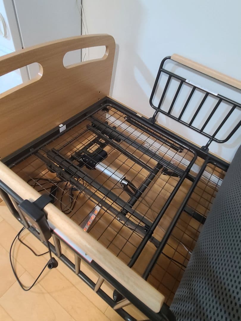 【美品】ニトリ• 電動シングルベッド、カルファイバーマット、サイドガード2本付