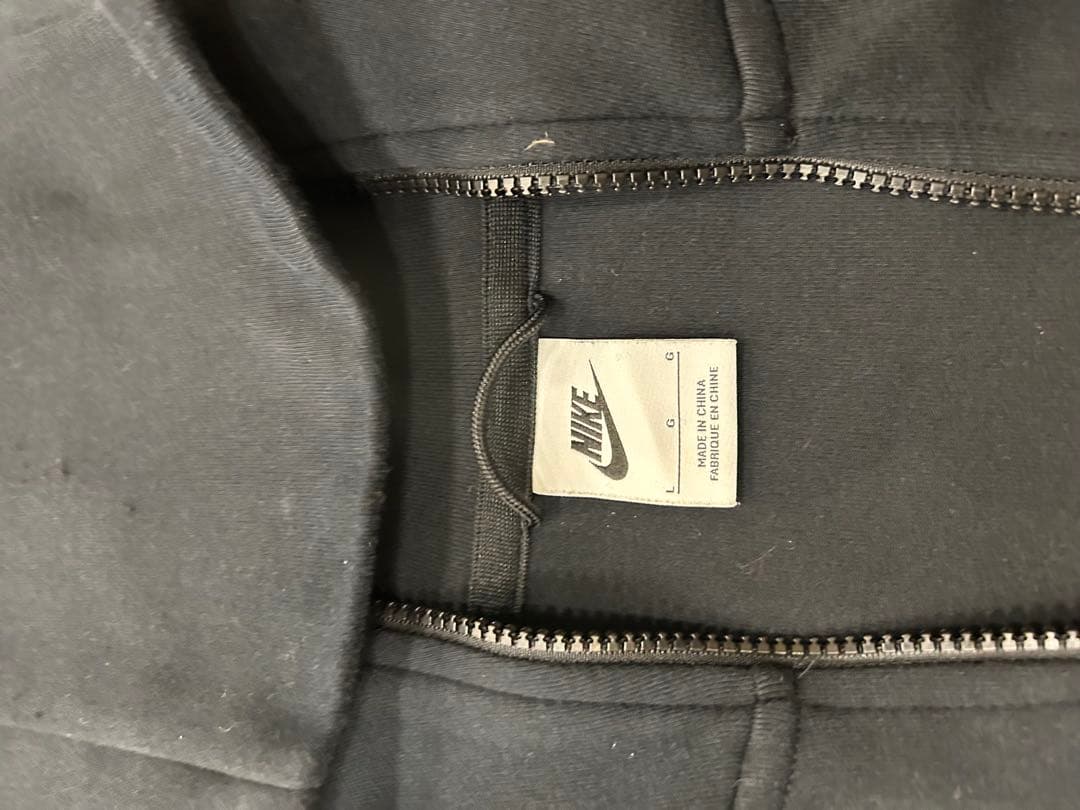 NIKEテックフリース黒上