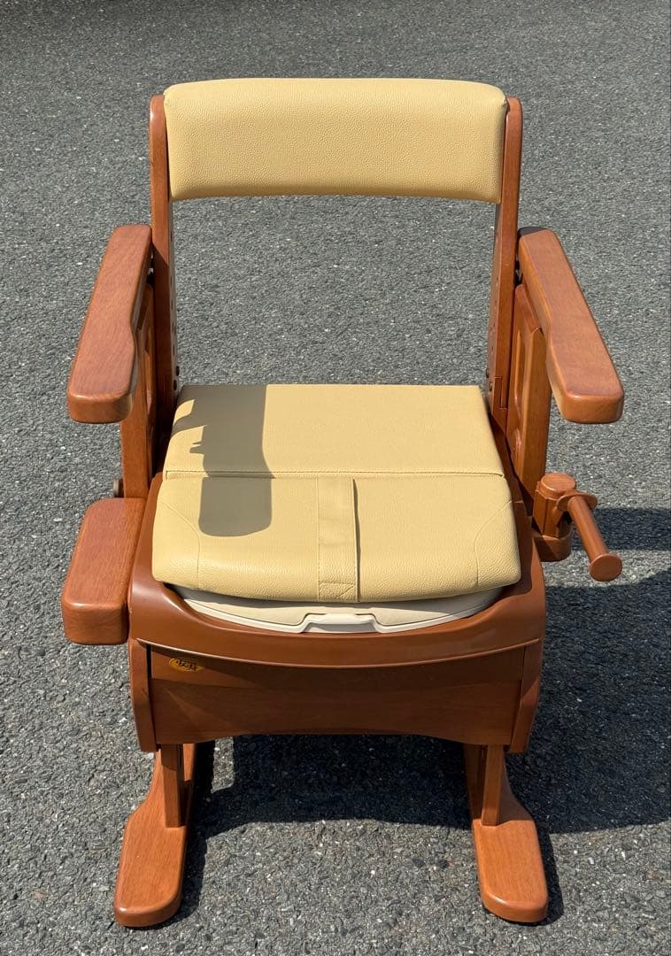 安寿 未使用 高級 天然木♪ はねあげ 家具調トイレ コンパクト ポータブル