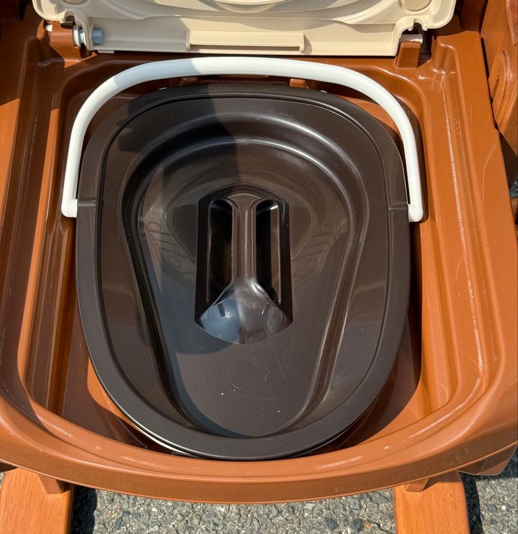 安寿 未使用 高級 天然木♪ はねあげ 家具調トイレ コンパクト ポータブル