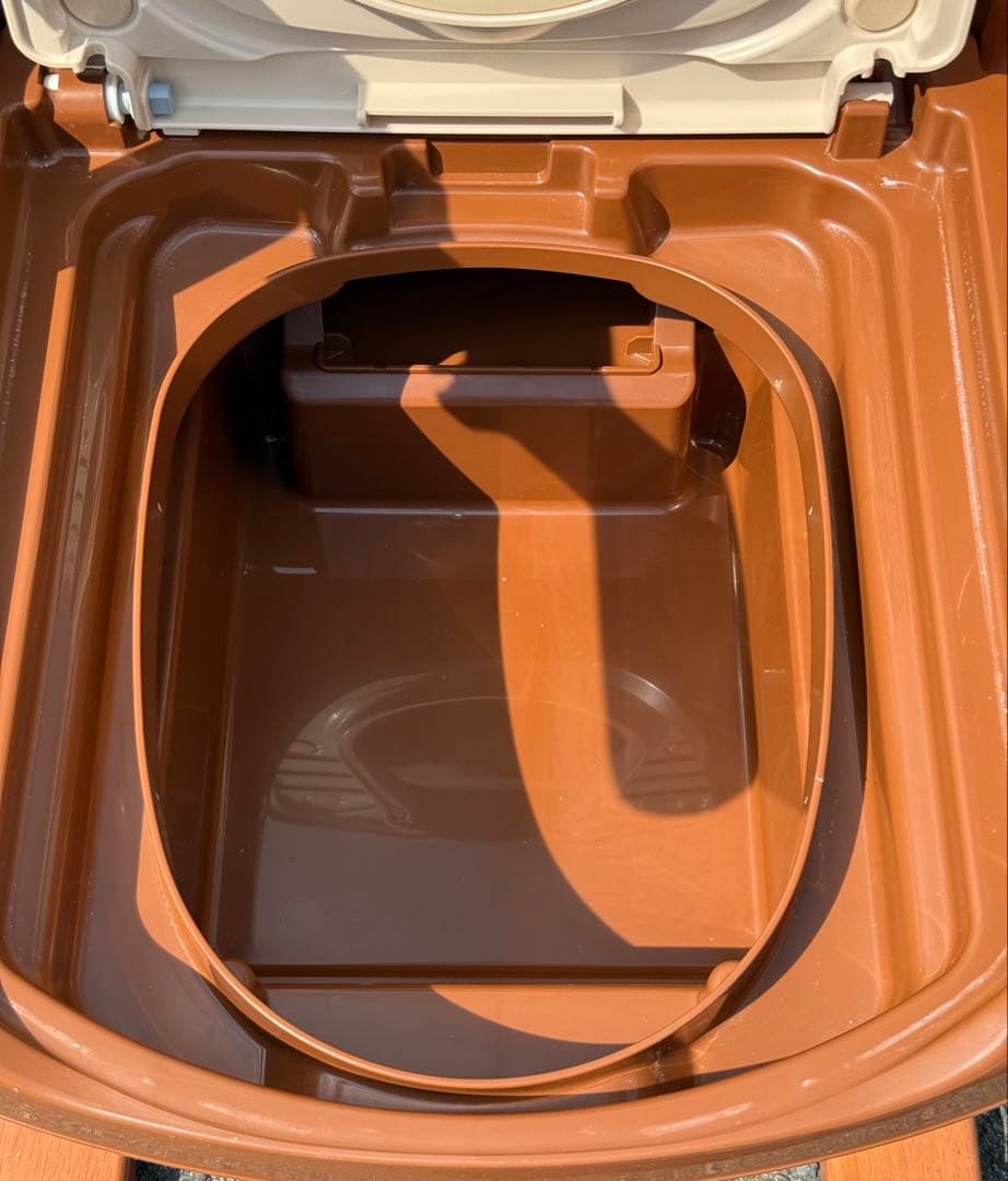 安寿 未使用 高級 天然木♪ はねあげ 家具調トイレ コンパクト ポータブル