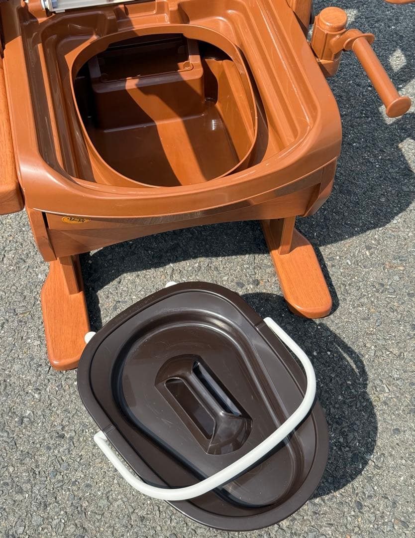 安寿 未使用 高級 天然木♪ はねあげ 家具調トイレ コンパクト ポータブル