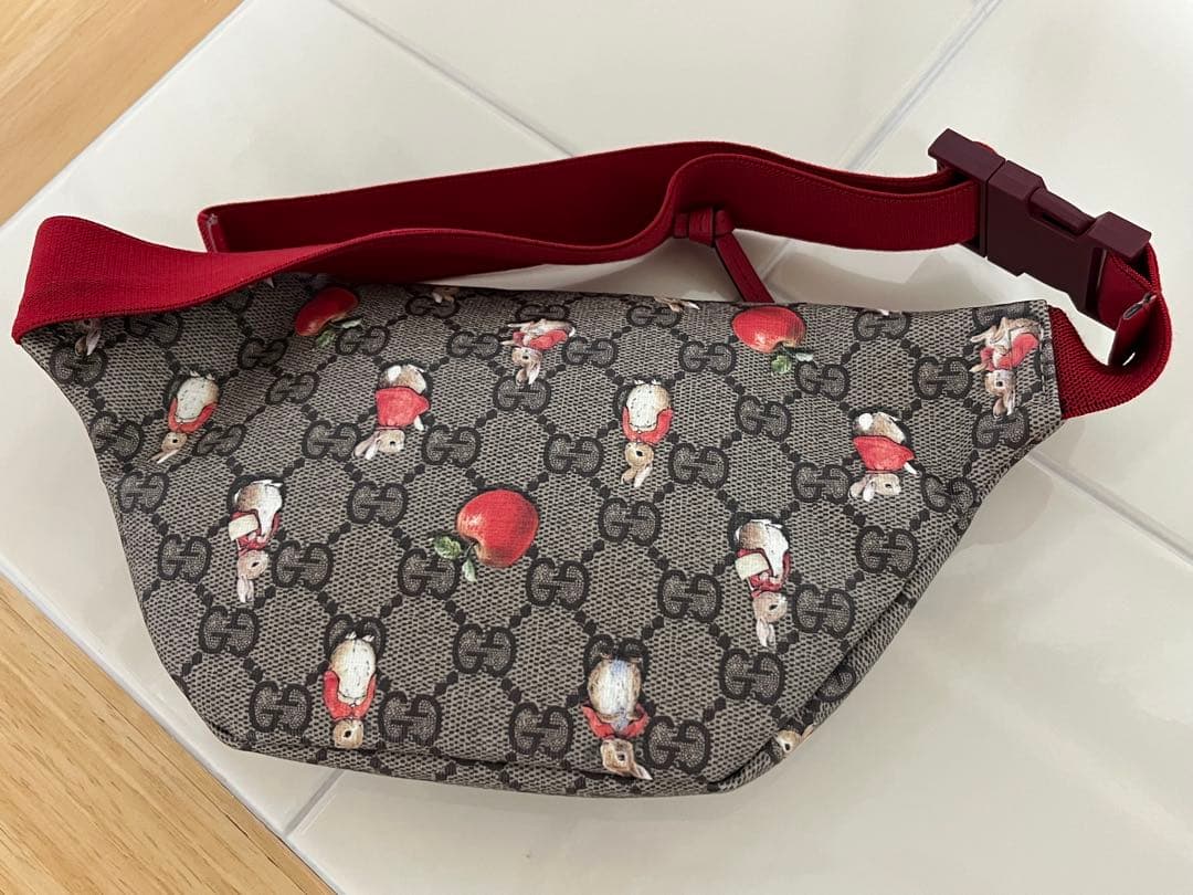 GUCCI ウエストポーチ ピーターラビット ウサギとリンゴ レディース グッチ