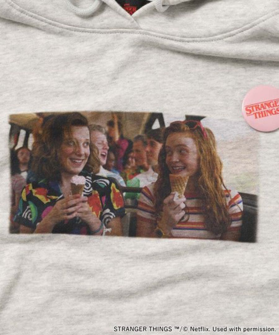 完売品【STRANGER THINGS】缶バッチ付きパーカーLショッパー付き