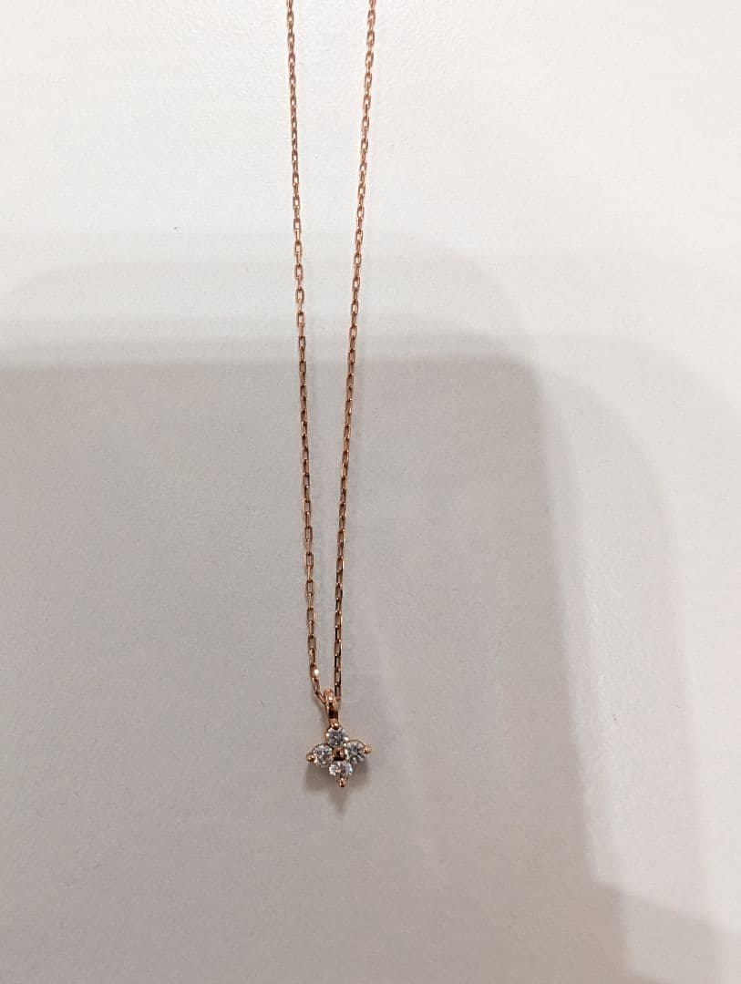 4°C フラワーモチーフ ネックレス　K10　ダイヤモンド