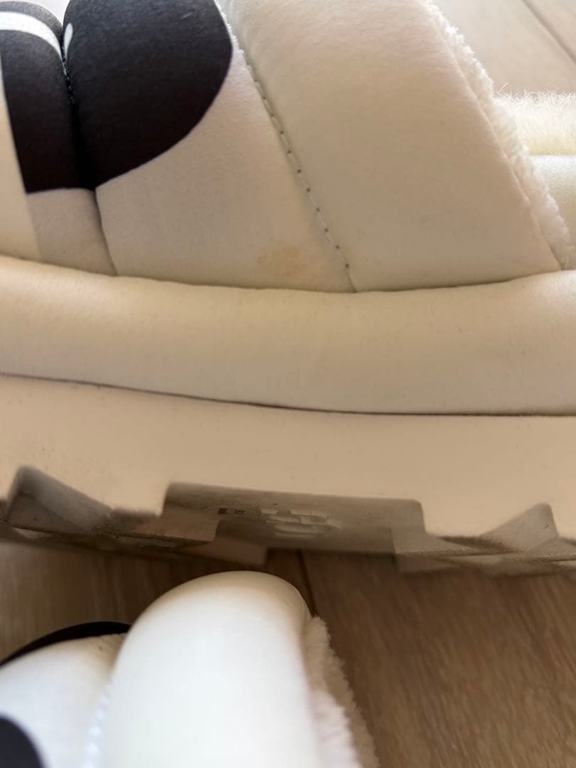 UGG アグ 厚底サンダル ムートンスリッパ