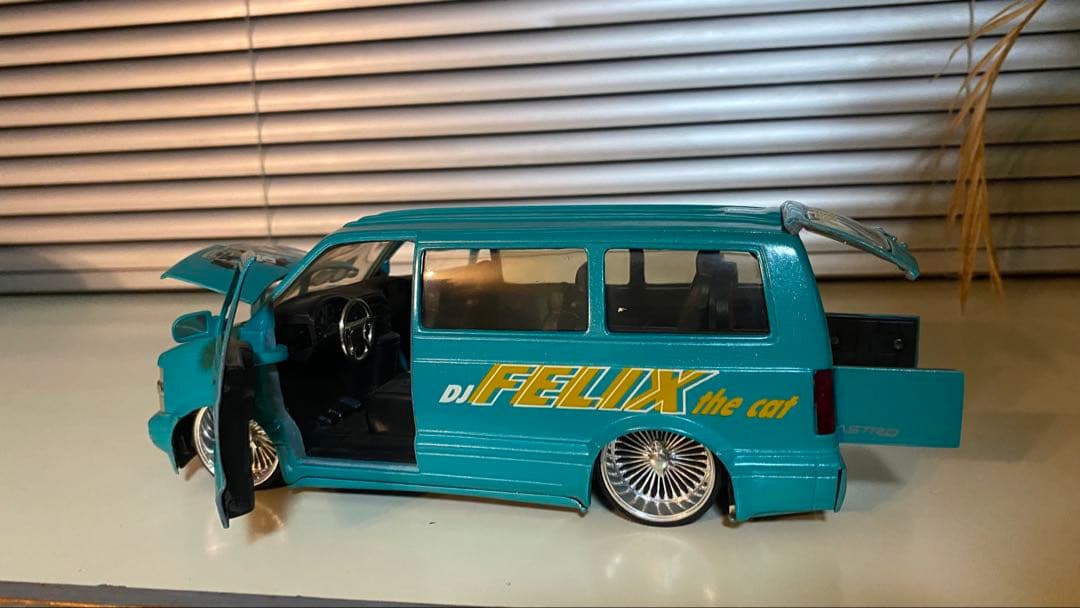 デ*リ様 2001 CHEVY ASTRO VAN DJ FELIX the c
