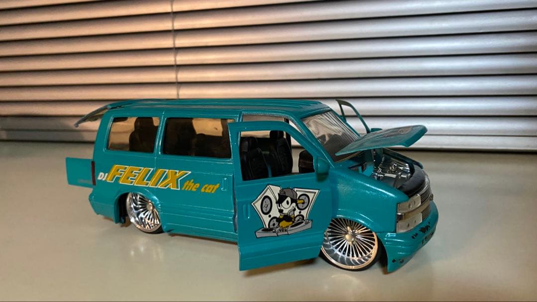 デ*リ様 2001 CHEVY ASTRO VAN DJ FELIX the c