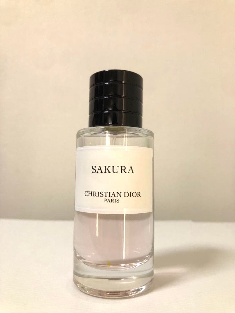 ディオール　メゾンクリスチャン　ディオール サクラ オードゥ　パルファン