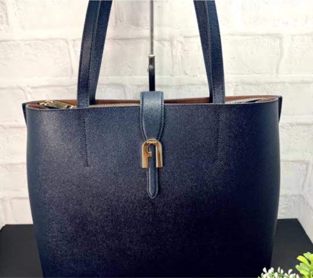 ネイビー トートバッグ　フルラ