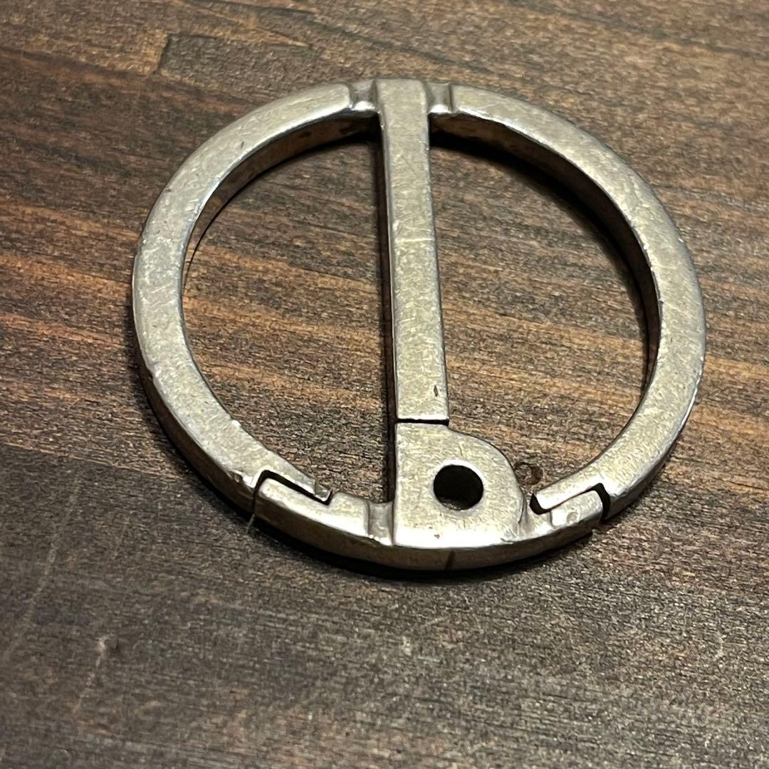 ダンヒル　dunhillシルバー製　dマークキーホルダー ケース付き