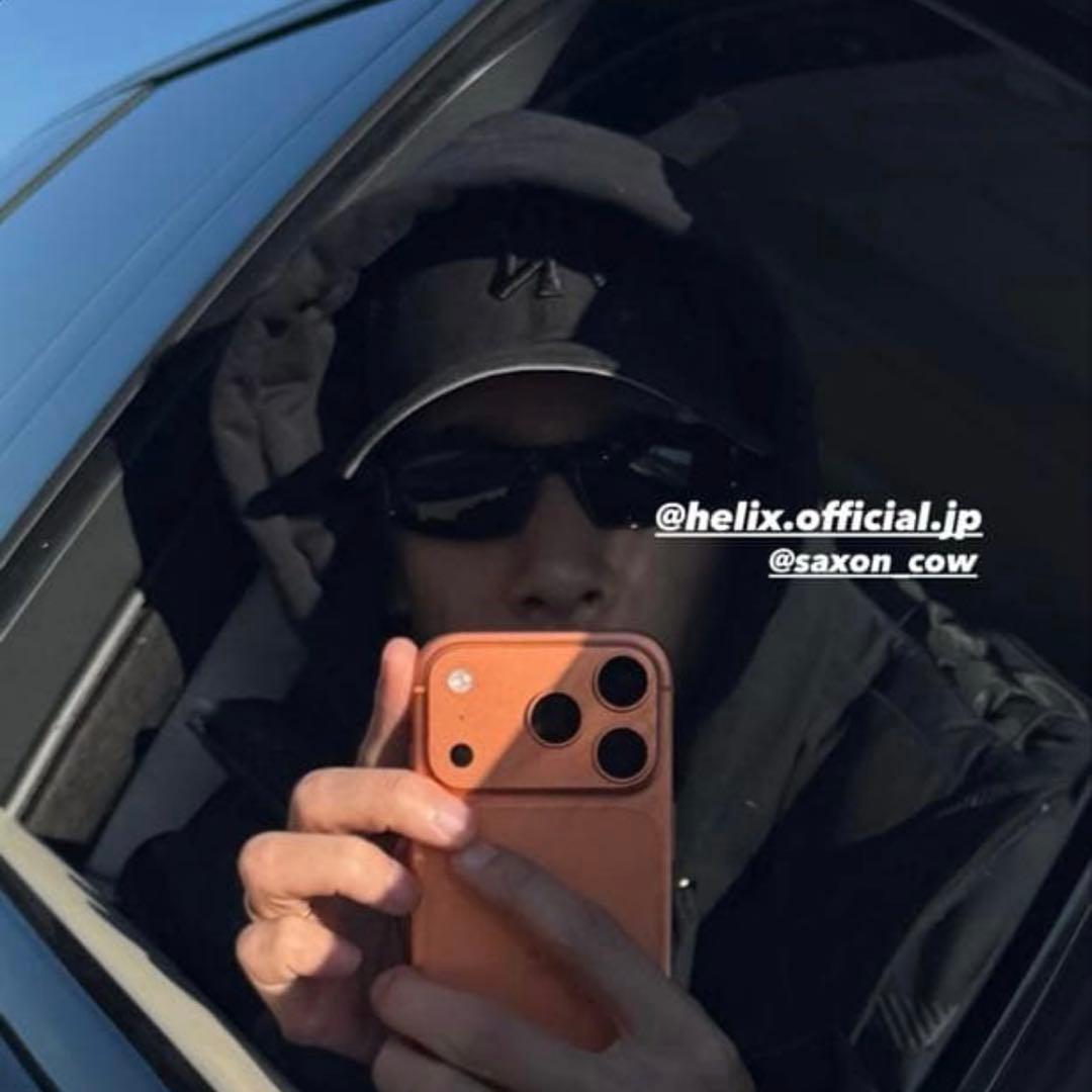 最終値下げhelix LOGO SUNGLASSES BLACK io着用