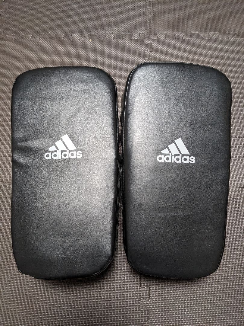 adidas キックミット 黒