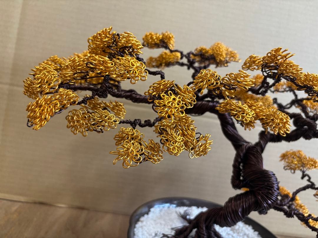 金色ワイヤー盆栽アート