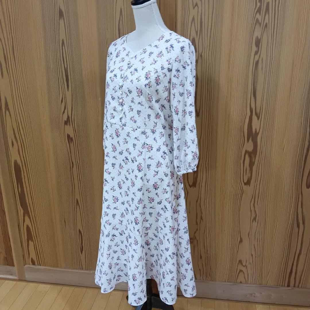 Rose Tiara ローズティアラ フラワープリントワンピース 42