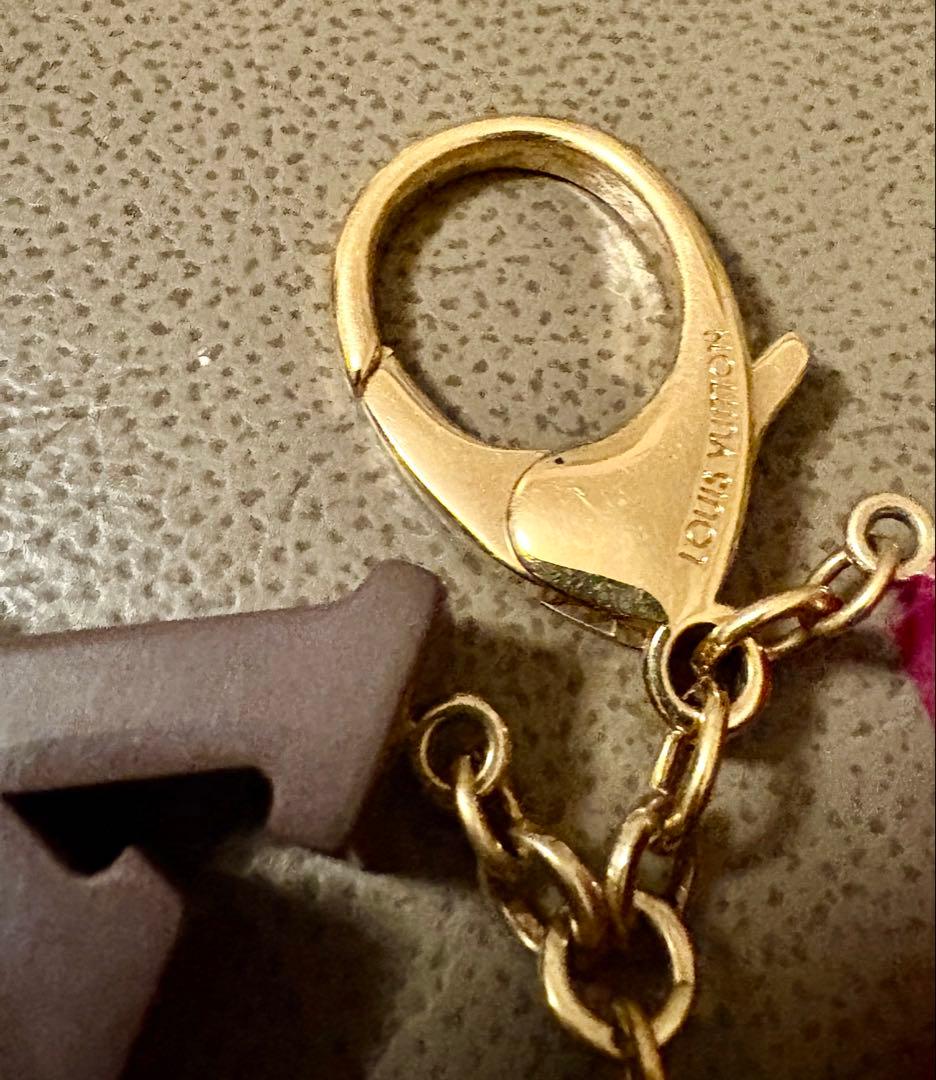 レア品　お値下げ　Louis Vuitton ロゴチャーム