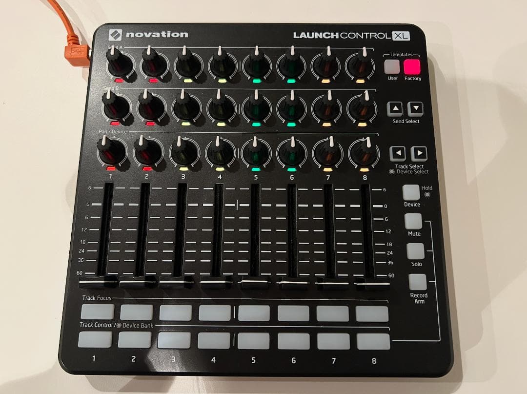 ち*ー様 Novation Launch Control XL MIDIコントロ