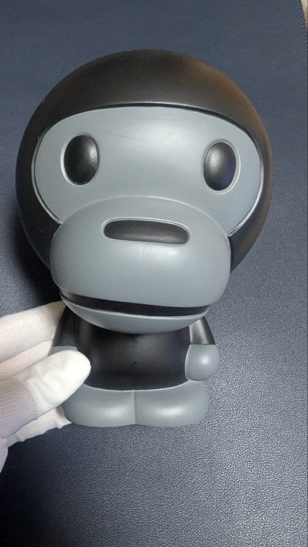 A BATHING APE BABY MILO フィギュア型貯金箱