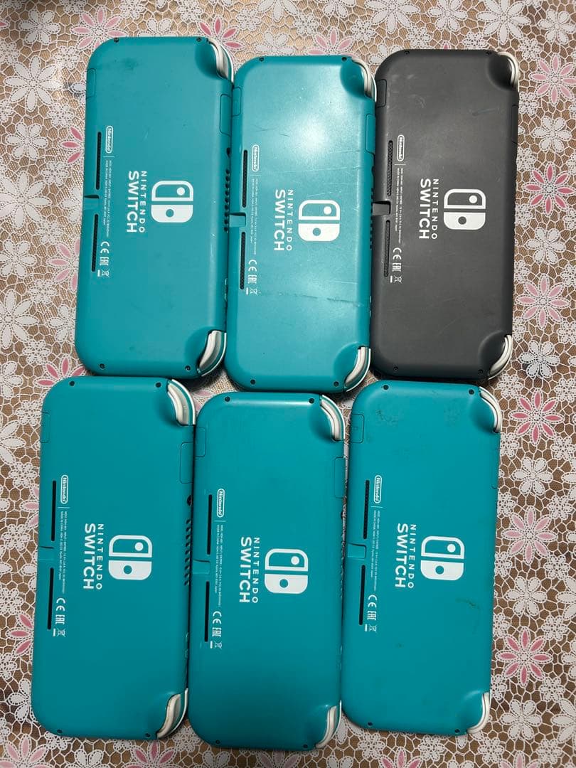 ブ*ー様 ジャンク　任天堂Switchlight Switch 本体のみ