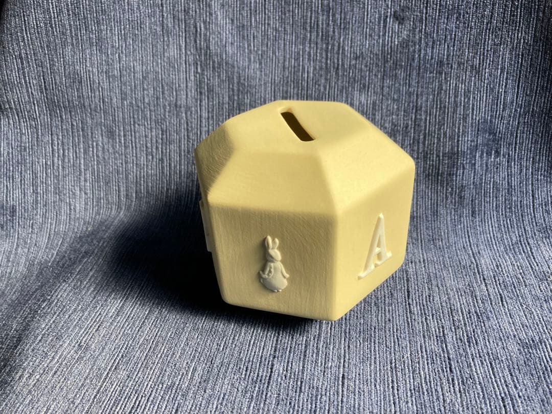 ピーターラビット ジャスパーの貯金箱 プリムローズ（薄い黄色）