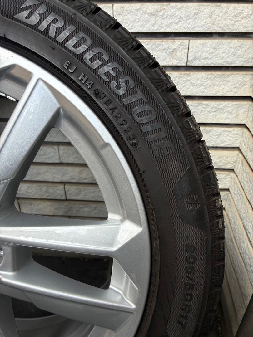 アウディA3純正17インチホイール 23年製ブリザックVRX3スタッドレス計4本