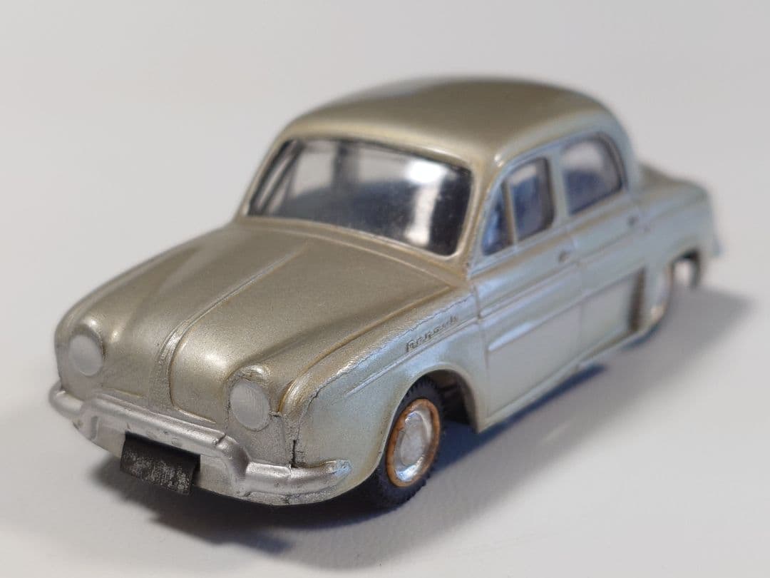 ミニカー BUBY art.1011 RENAULT DAUPHINE
