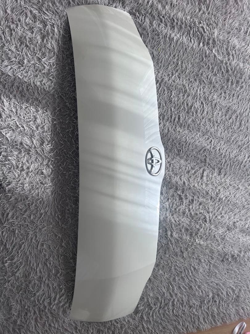 2022年式　7型ハイエースワゴンGL 純正ボンネット