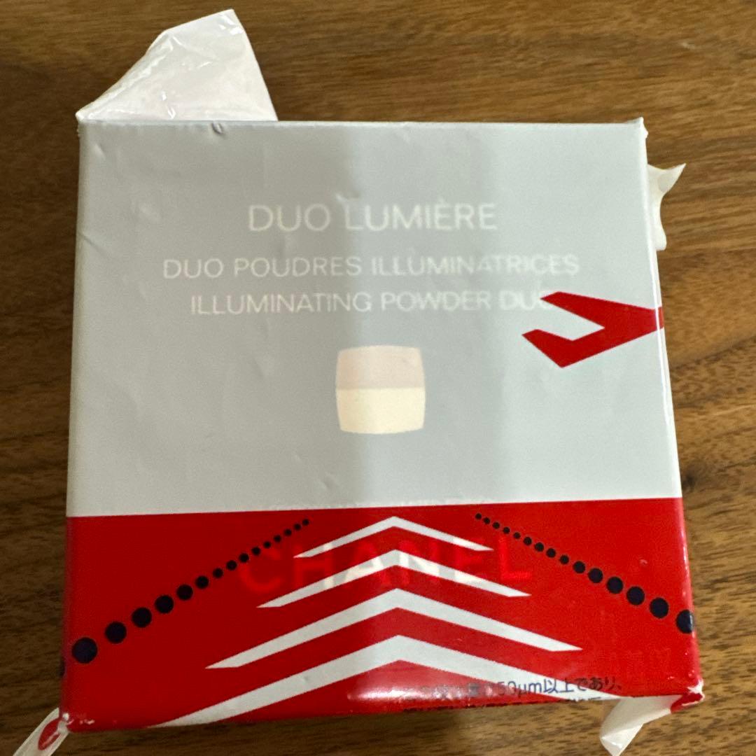 CHANELデュオプードゥルルミエール　フェイスパウダーホリデー限定品