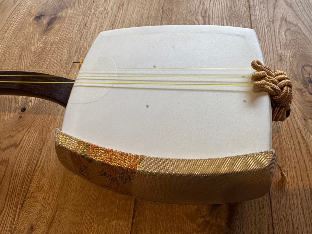 三味線本体 木製 3弦 金糸装飾